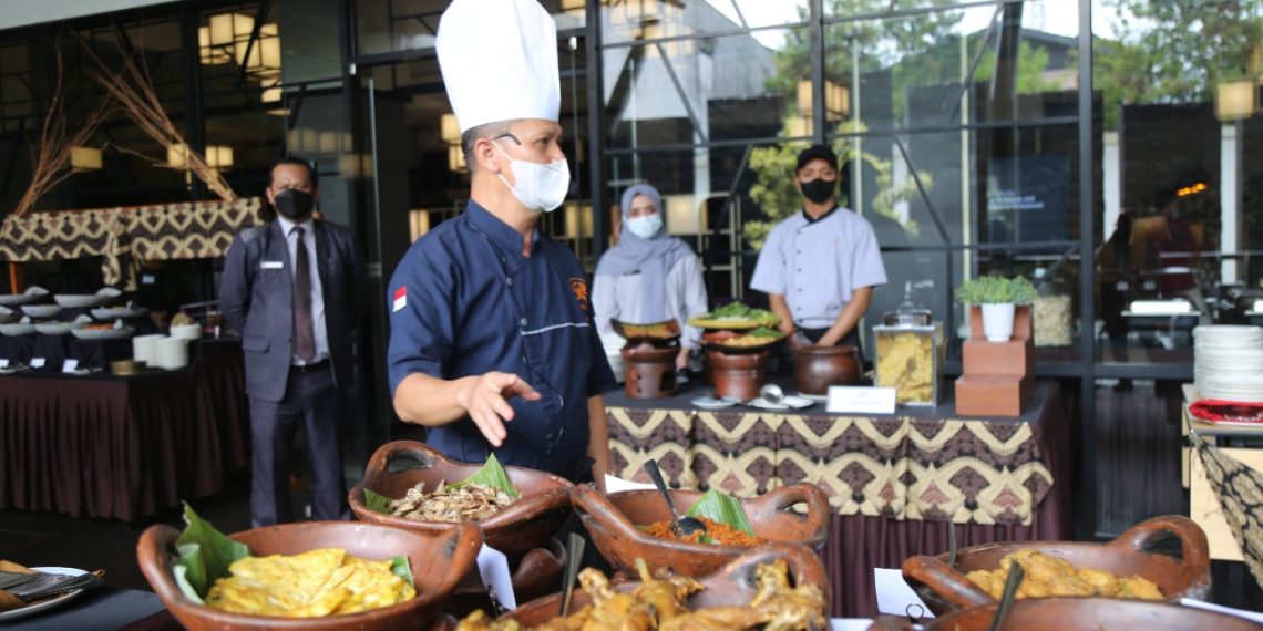 Rayz Hotel UMM Beri Panggung MC UB Radio